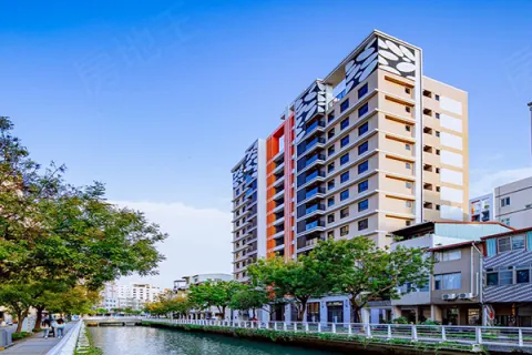 皇逸居建案主視覺